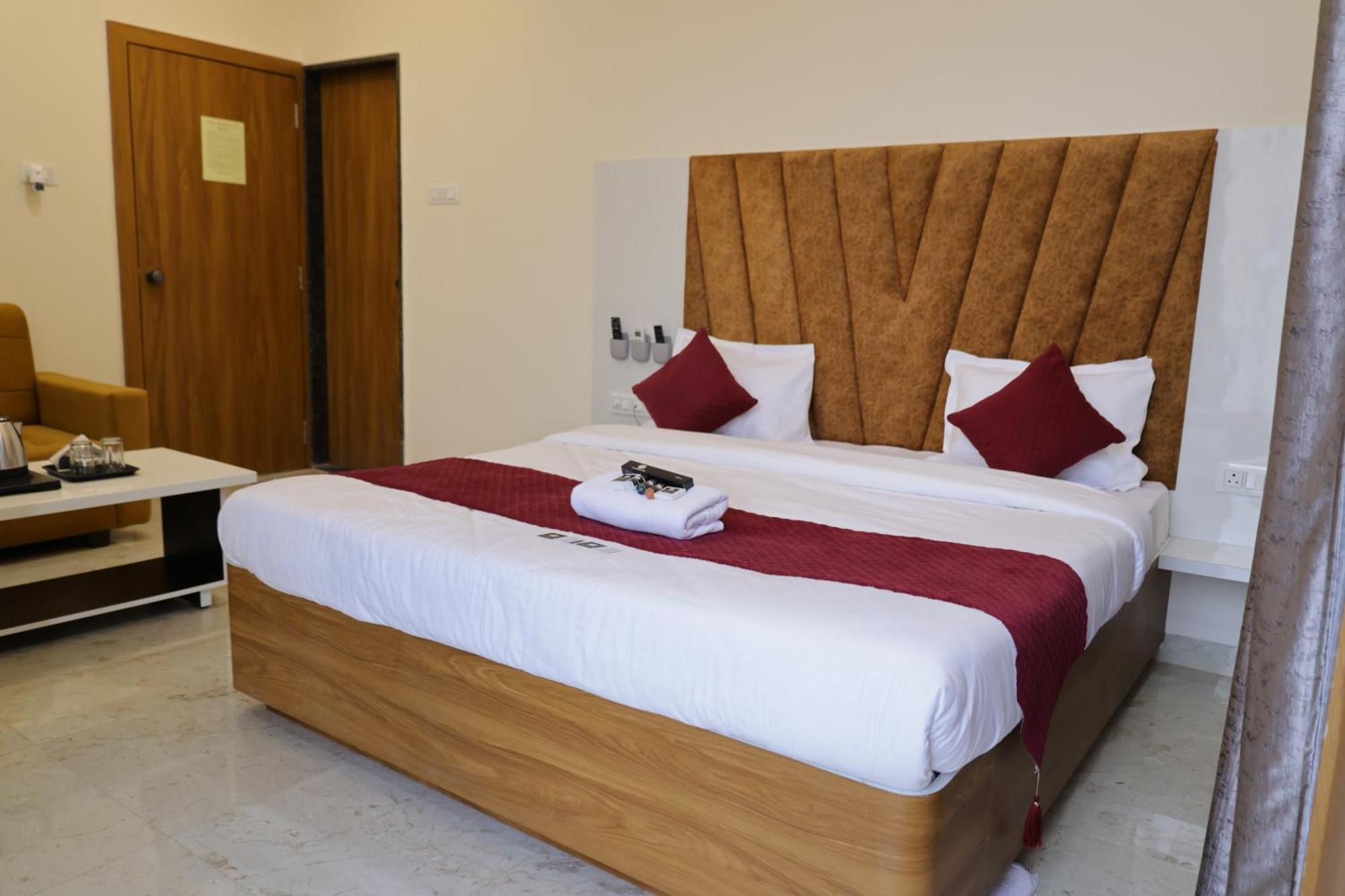 Hotel The Prime Land Hoshangabad Exterior photo