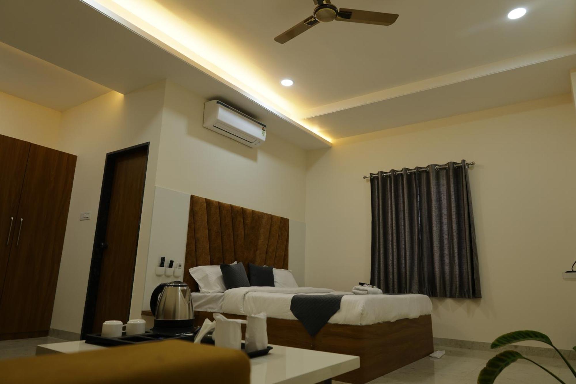 Hotel The Prime Land Hoshangabad Exterior photo